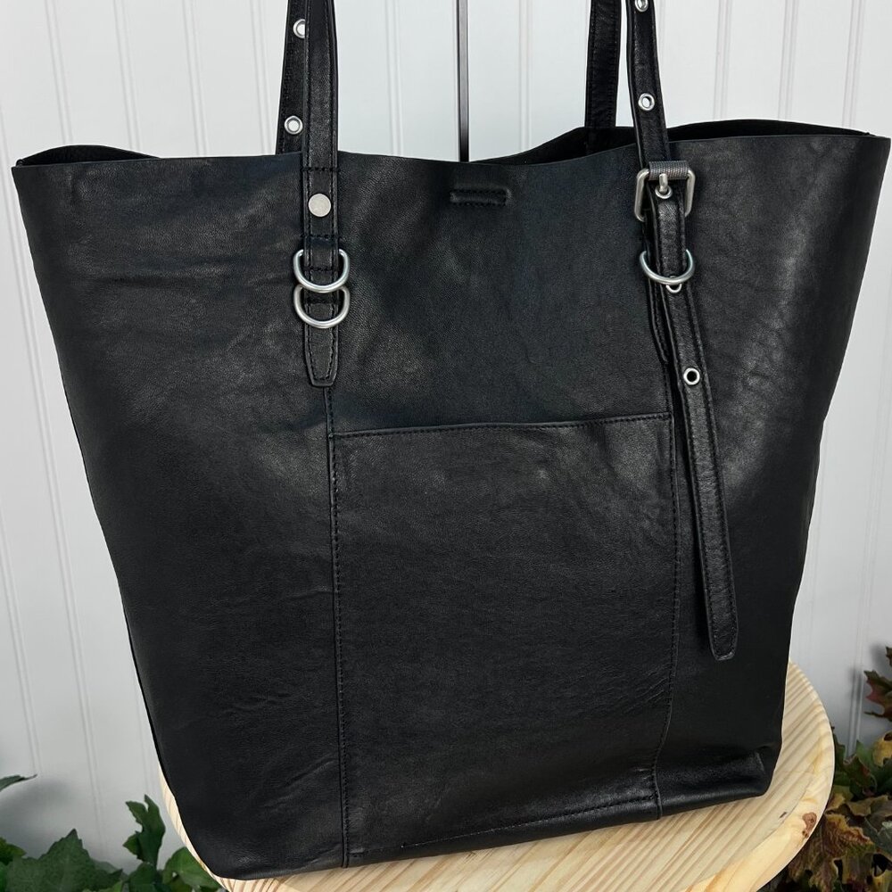 FRYE Gia Simple Tote Black Leather